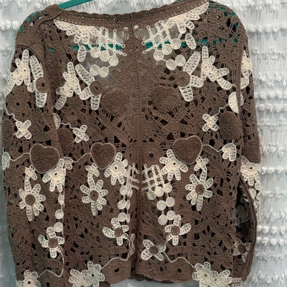 ANDREE BY UNIT Floral Crochet Cardigan in Brown and Cream - Picture 4 of 4